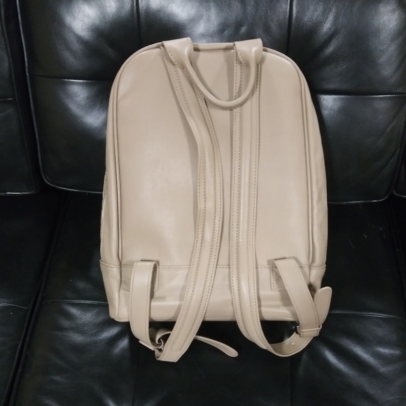 Steve Madden | NEW Quilted Backpack Tan - Picture 3 of 8